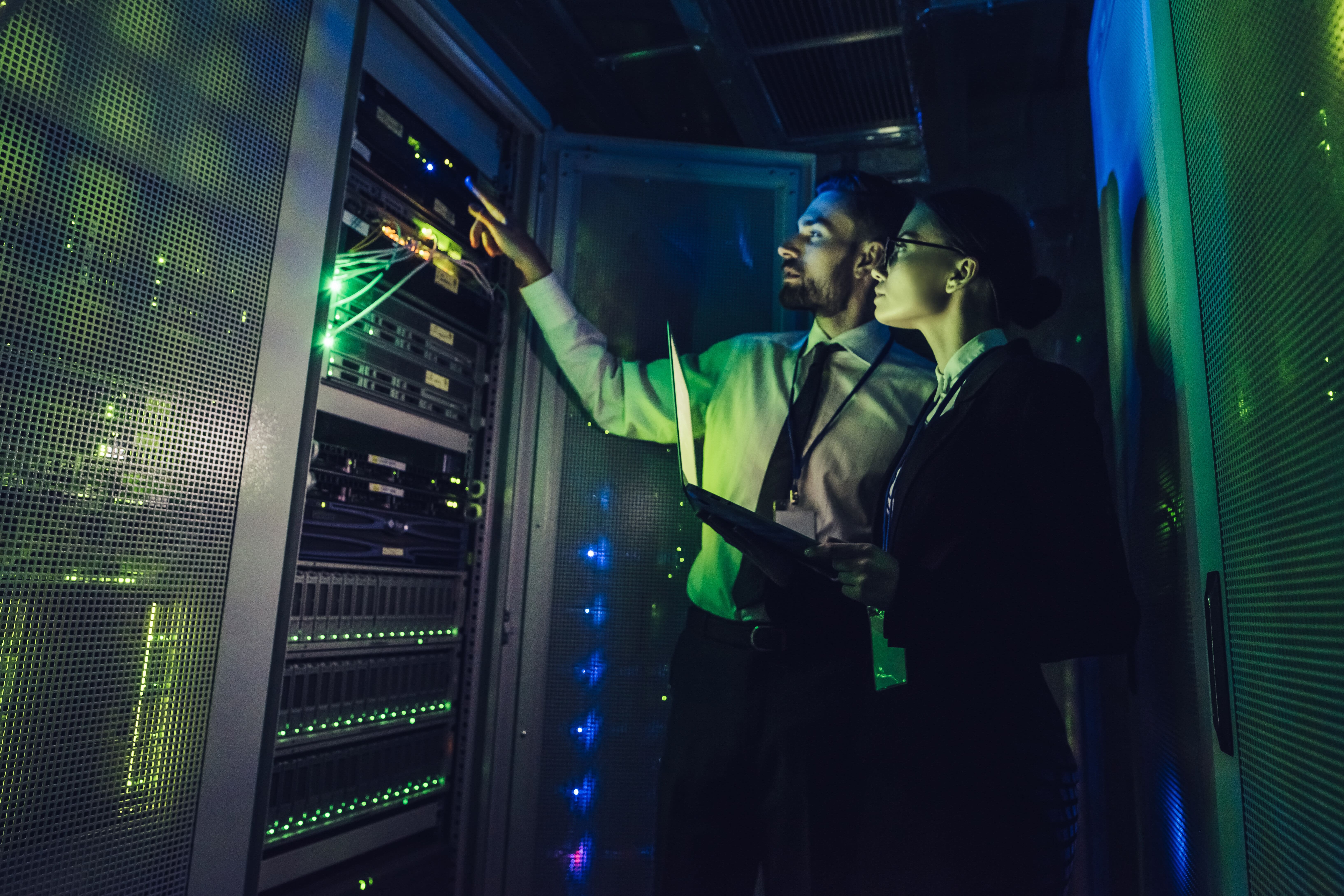 5 reasons to choose to migrate to a data center