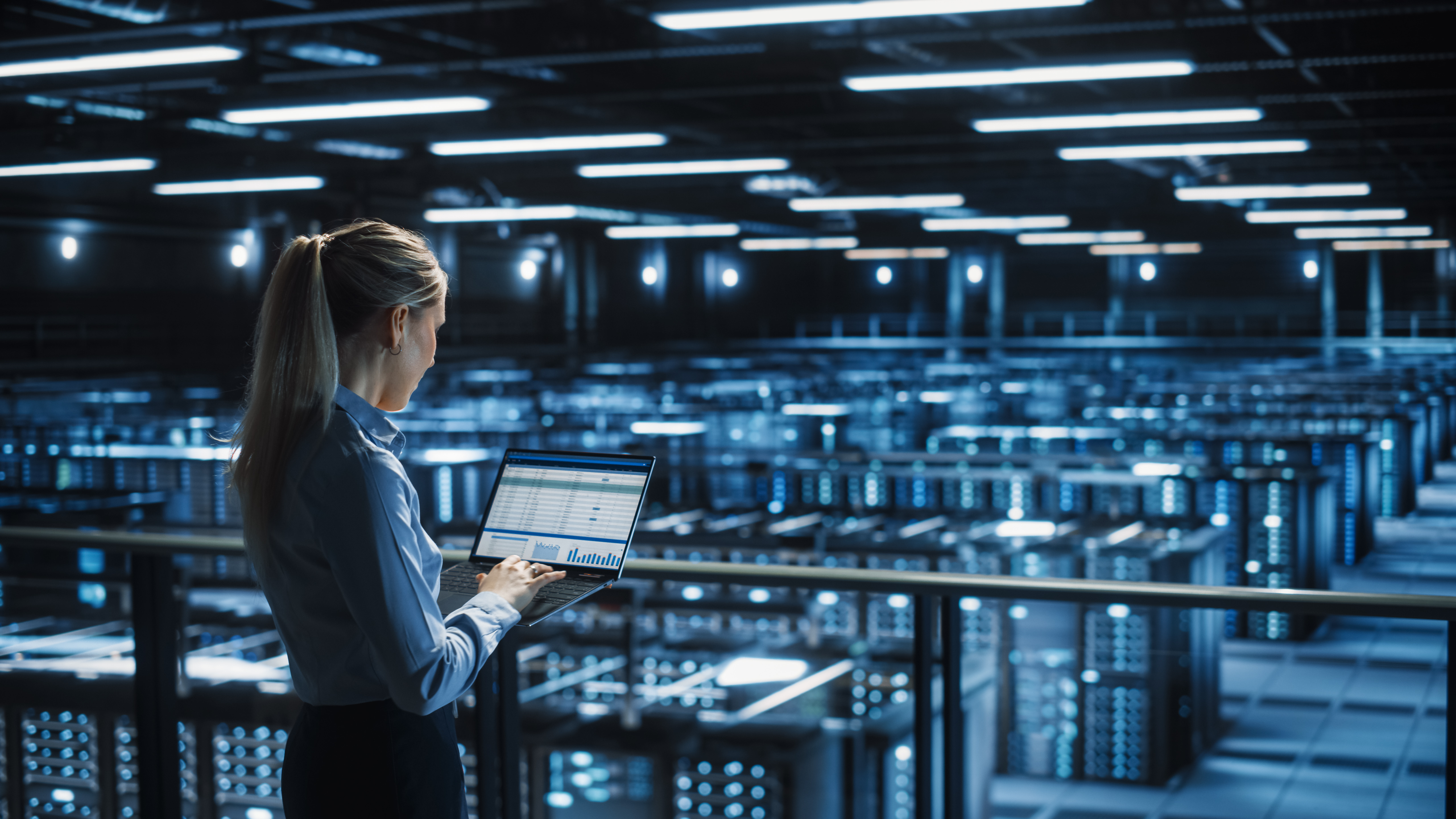 Why are Fintech companies turning to external data centers